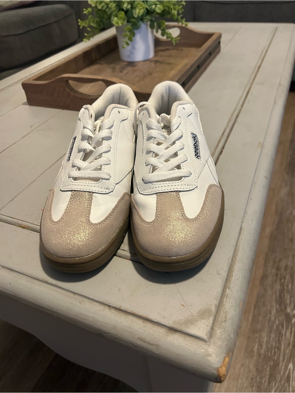 NEW Reebok Women's Forte Lounger Shoes White
Cream Glitter Gum Sole Size 9